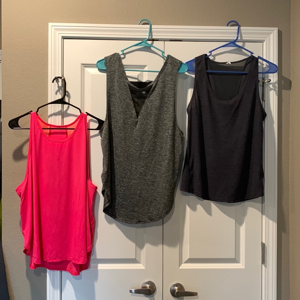 3️⃣ workout tank tops